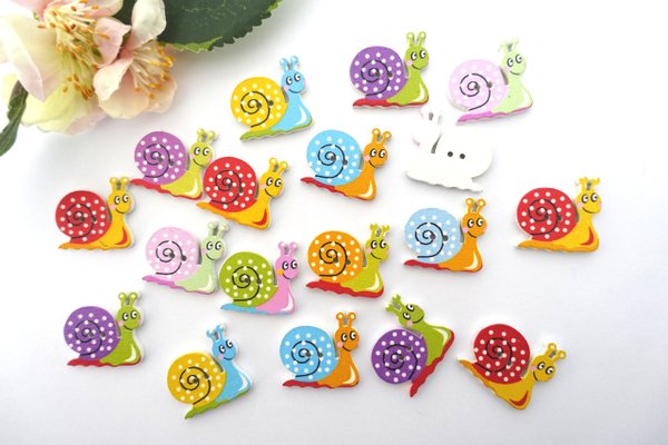 Buttons 23x21mm wood 10 pieces snail colorful
